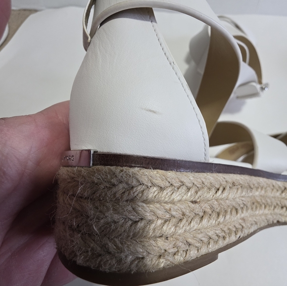 Michael Kors Darby White Leather Buckle Sandals 7.5 - Picture 9 of 11